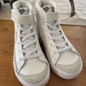 Nike high tops - toddler 10.5 never worn